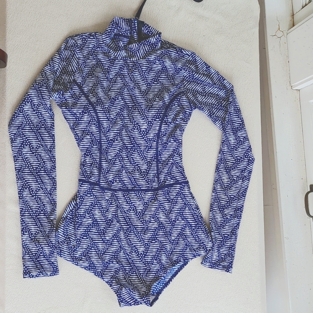 Axesea Striped Long Sleeve Swimsuit